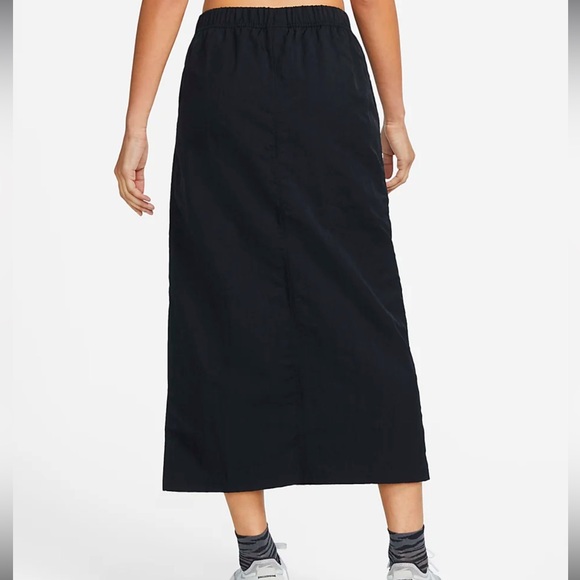 Nike Essentials Skirt - Picture 2 of 9